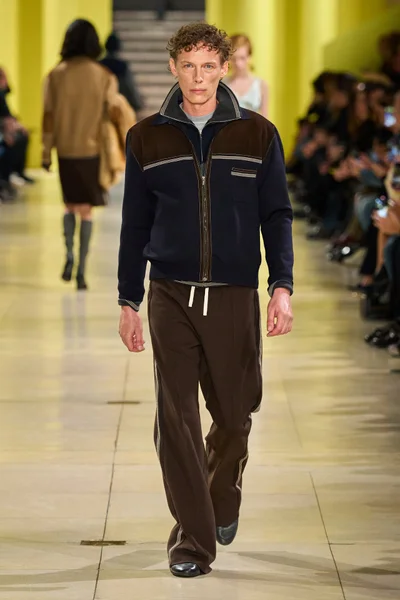 Look 34
